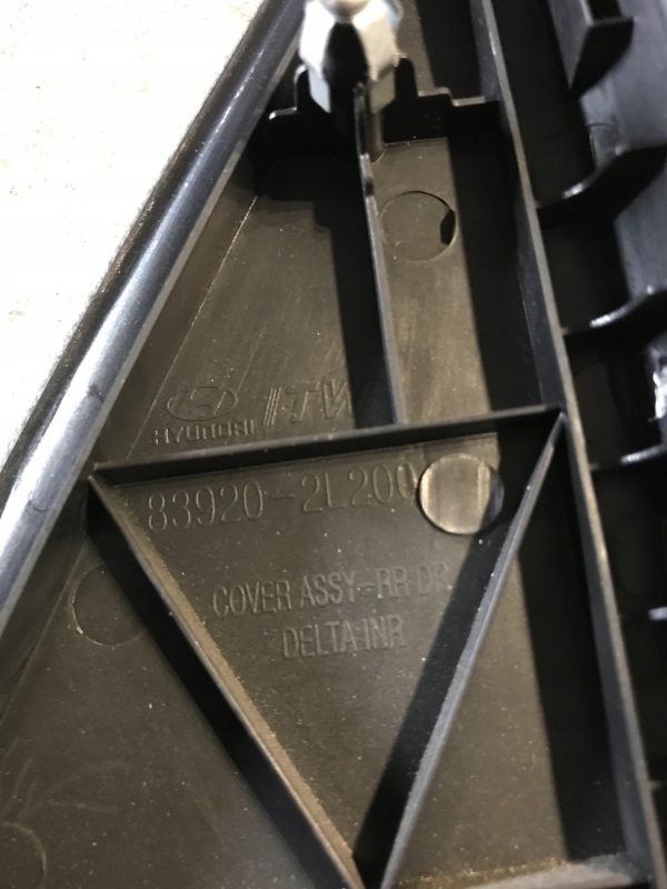 Nakładka trójkąt drzwi tylnych hyundai i30 kombi 83920-2l200 - obrazek 2