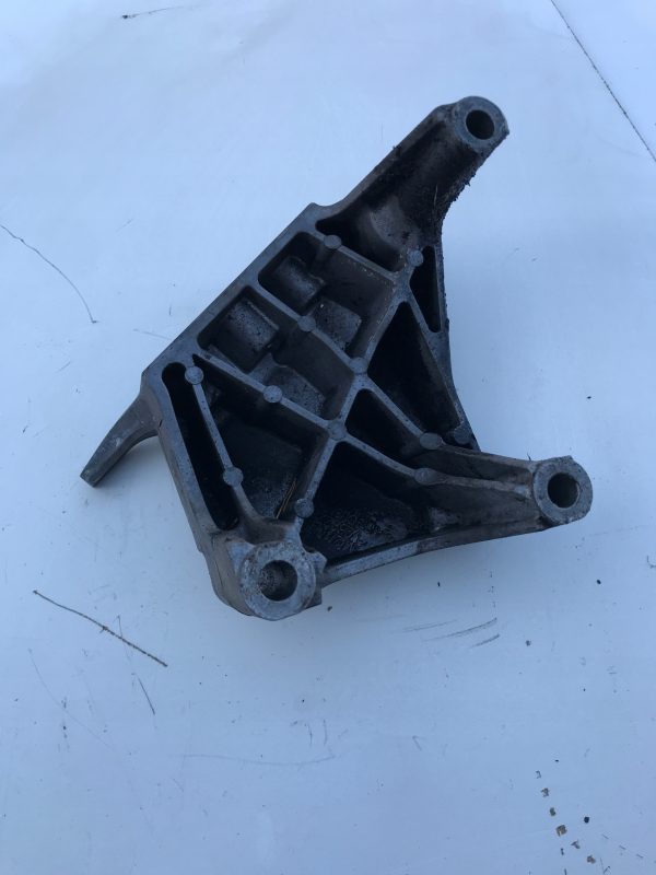Łapa silnika Opel Astra 1.4 Turbo 2012r 13248477 - obrazek 2