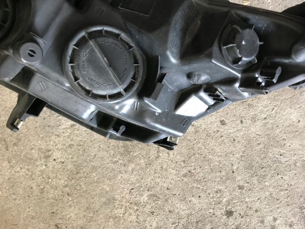LAMPA PRZEDNIA PRAWA OPEL INSIGNIA A 2009 EUROPA - obrazek 4